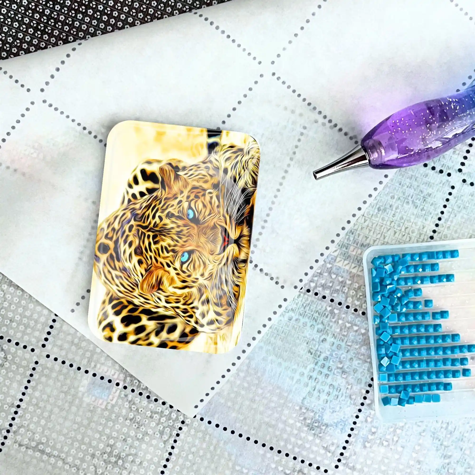 Cover Minder - Leopard Blue Eyes MINI - Image 2